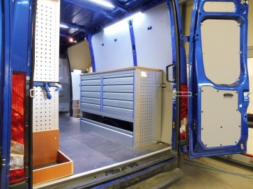 Weg en waterbouw met Iveco kiest voor Infinity bedrijfswageninrichting