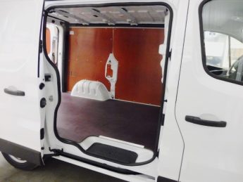 Laadruimte bescherming (LaLvRa), multiplex 6 mm. bruin gelakt, ex. deurpanelen