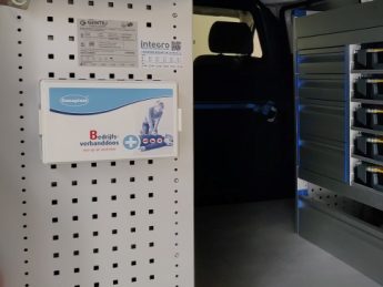 Verbanddoos type B, incl standaard wandhouder